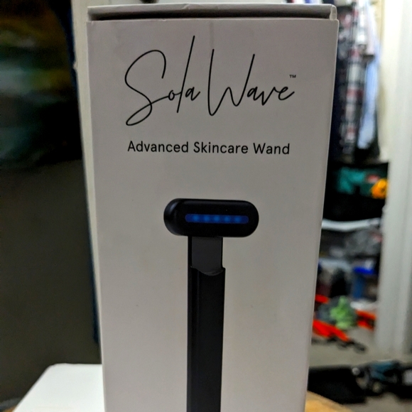 Solawave blue light wand